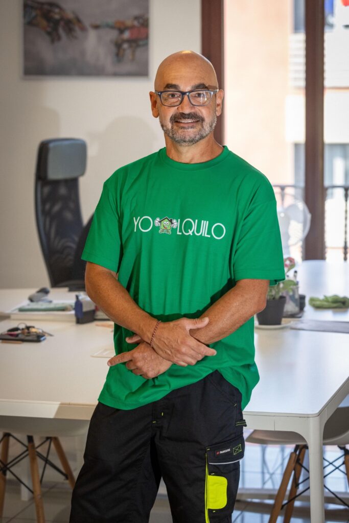 Juanmi, equipo de mantenimiento YoAlquilo